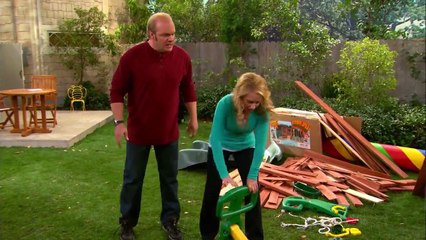 Good Luck Charlie S02E10 Meet The Parents