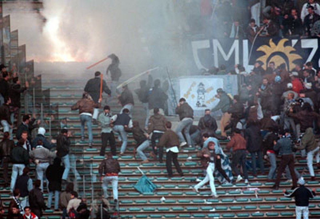 Ultras.. una storia Italiana! Italian hooligans history - Video Dailymotion