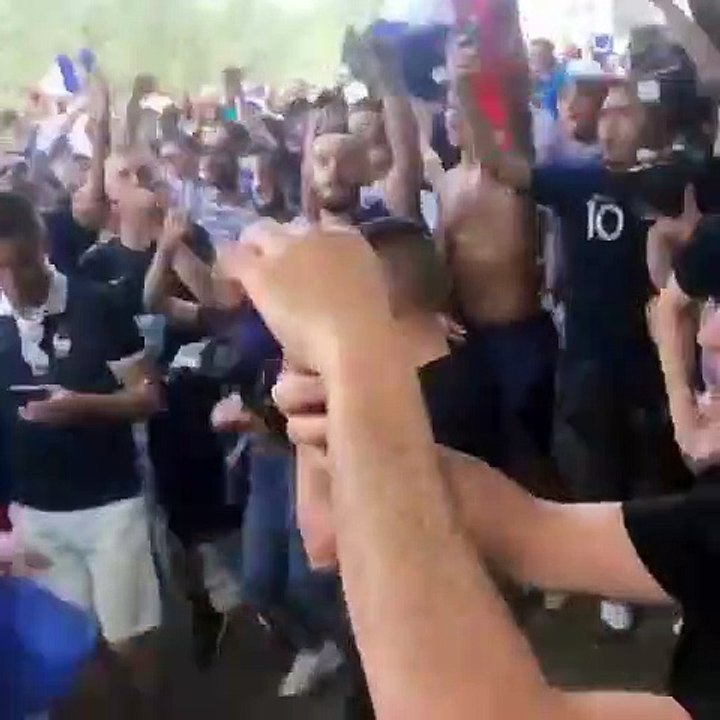 Champ-de-Mars : Des fans arrosés par les pompiers avec une lance incendie !