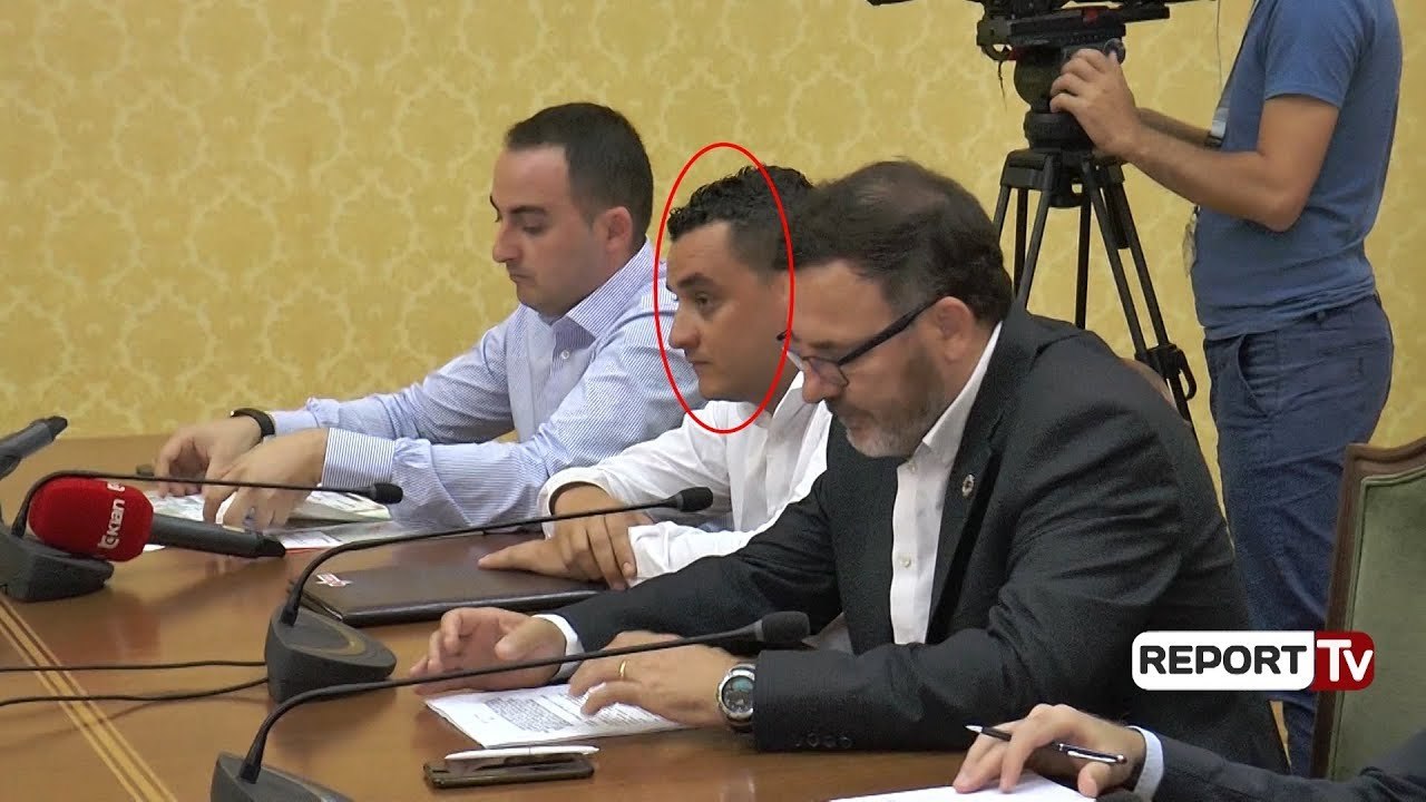 Drejtori i Hekurudhave fut në sherr socialistët, Ndreu: Lista e zezë e Ramës ishte gabim