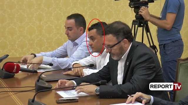 Drejtori i Hekurudhave fut në sherr socialistët, Ndreu: Lista e zezë e Ramës ishte gabim