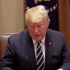 Donald Trump, "İstihbarat servislerine güvenim tam" dediği esnada Beyaz Saray'da elektrikler kesildi