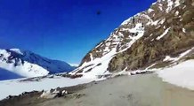 Amazing driving on ladakh snow roads