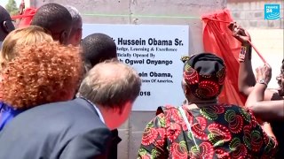 En visite au Kenya, Barack Obama esquisse quelques pas de danse