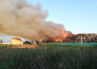 Osmaniye'de Geri Dönüşüm Fabrikasında Yangın