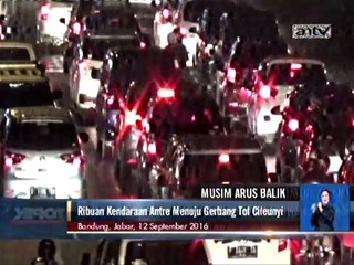 Ribuan Kendaraan Antre Menuju Gerbang Tol Cileunyi