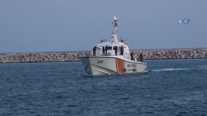 Kurtarılan Mülteciler Seka Limanı'na Getirildi