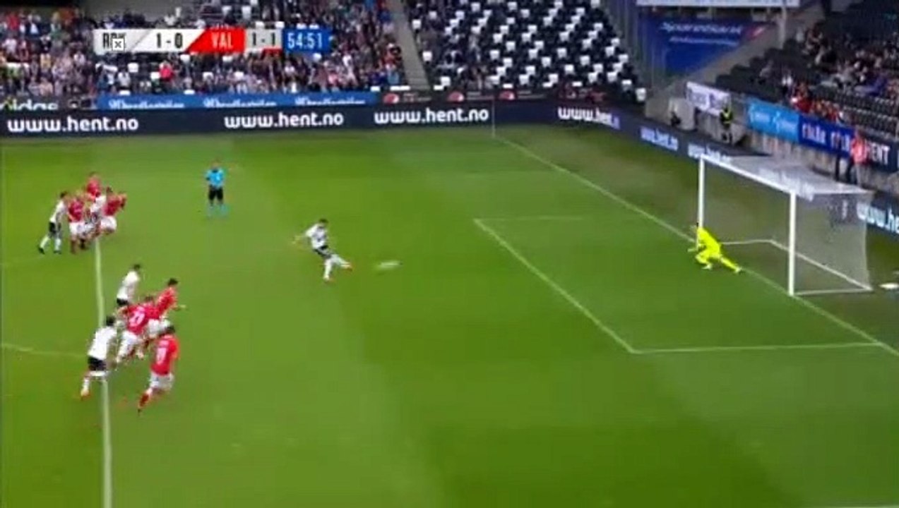 Nicklas Bendtner Penalty) Goal -  Rosenborg vs Valur 1-0  18/07/2018