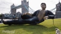 “Sexy” Jeff Goldblum Statue Erected in London | THR News