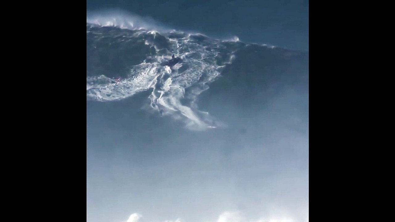 Brasilero marca el récord mundial por surfear la ola más grande
