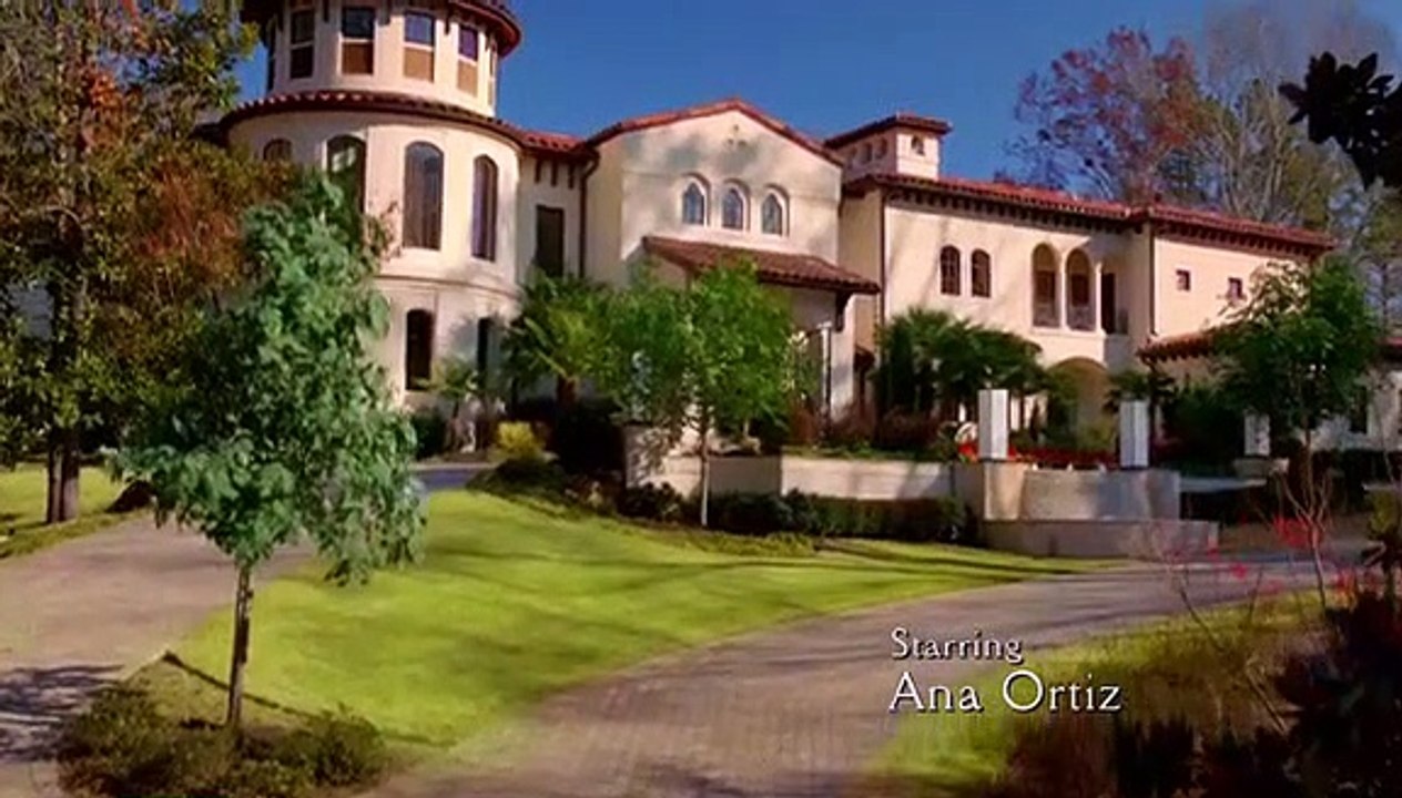 Devious Maids S01E09 Scrambling the Eggs
