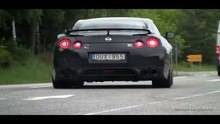 R35を撮影していると更に良い音をしたR33が現れる