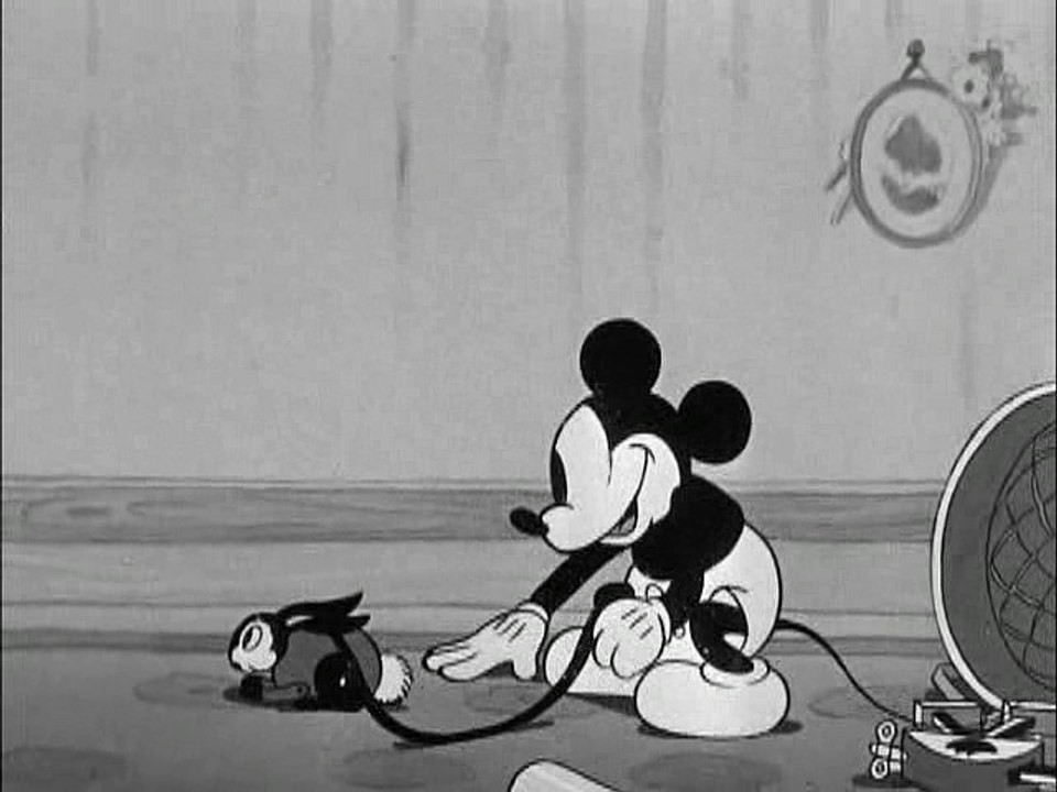 Mickey Mouse, Pluto - Mickey Plays Papa  (1934)