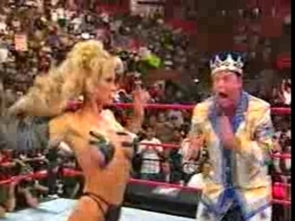 WWE Divas - Sable takes it off on RAW