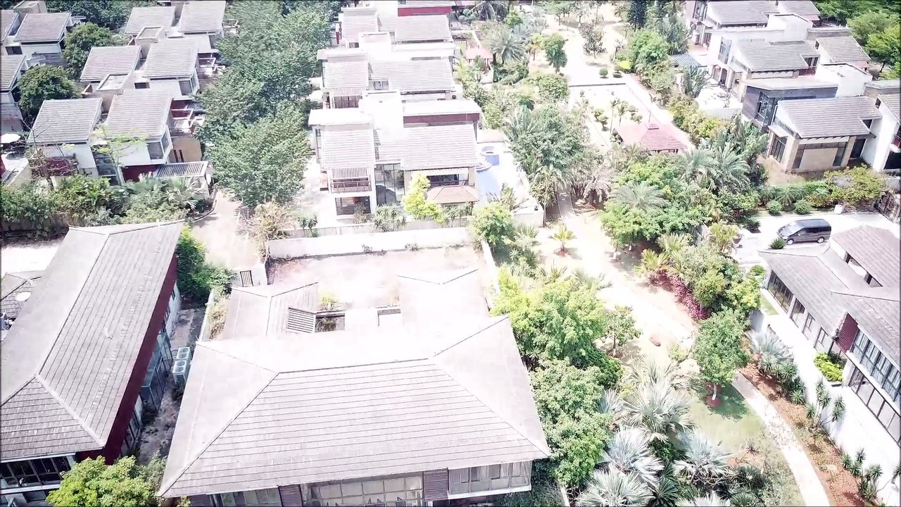 2.  lost places Villa 3 und 4 , bescheidene Hütten am Meer verfallen