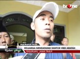 Keluarga Korban Paspor Palsu Datangi Kantor KBIH Arafah