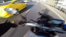 E-5 Karayolu’nda motosikletlinin ölümden kıl payı döndüğü anlar  kamerada