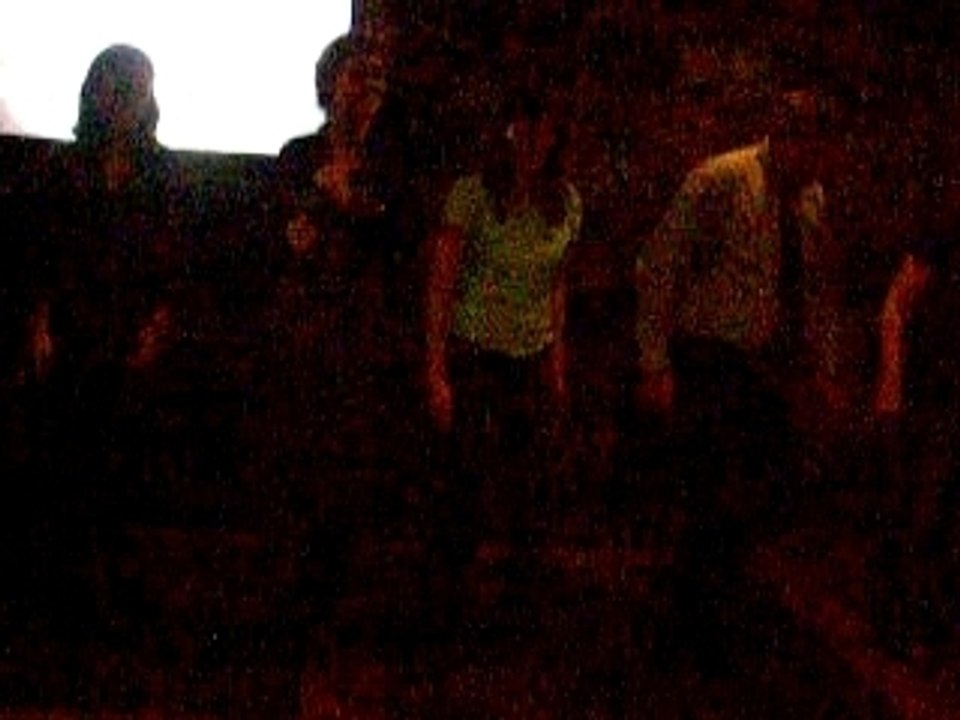 Les débutants s'essayent à la danse