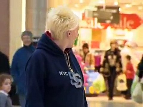 Just.For.Laughs.Gags-2110-Mannequin.Love