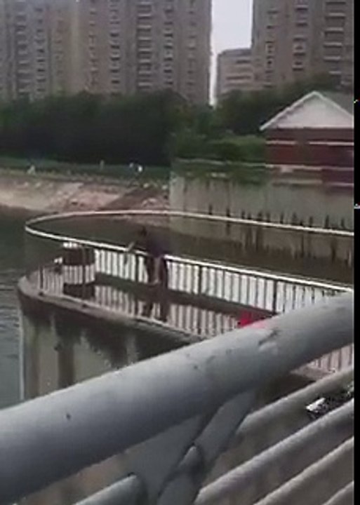 La pêche étonnante avec cette technique de ce m...