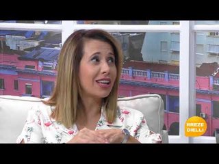 Report Tv Rreze Dielli EKSELENCA SHQIPTARE  NXËNËSIT GJENI QË NXJERRIN BANKAT E SHKOLLAVE TONA