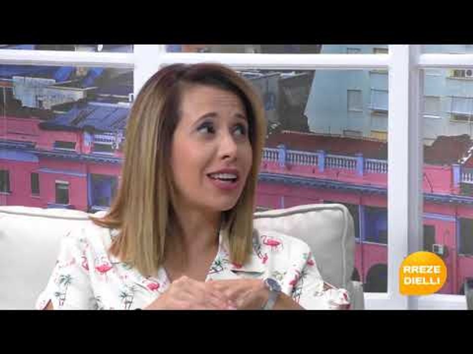 Report Tv Rreze Dielli EKSELENCA SHQIPTARE  NXËNËSIT GJENI QË NXJERRIN BANKAT E SHKOLLAVE TONA