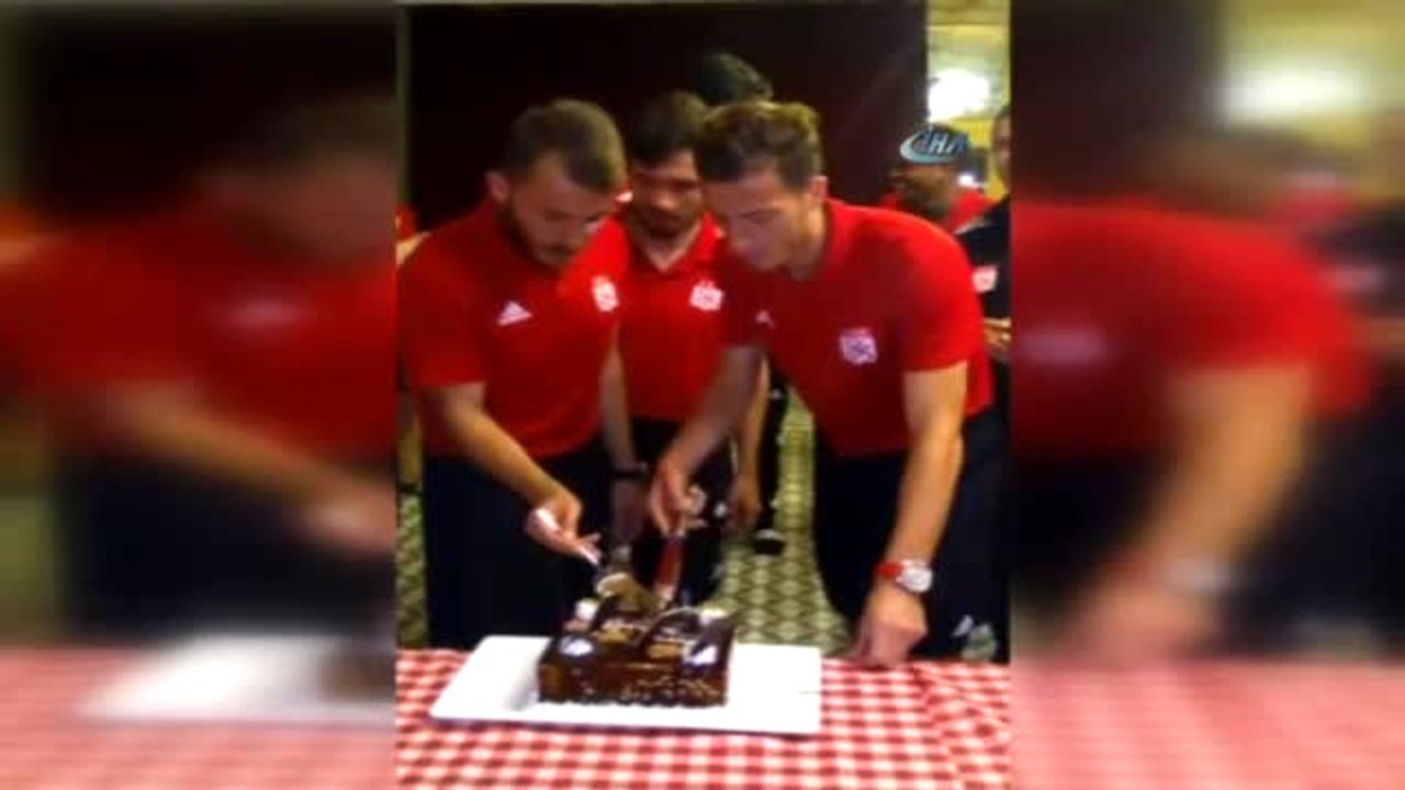 Robinho'dan Çiftetelli Şov