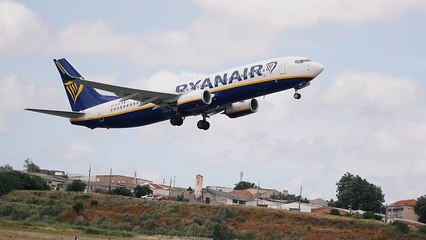 Télécharger la video: Sciopero Ryanair: cancellati oltre 600 voli