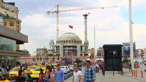 Taksim Camisi'nin minaresi yükseliyor  - İSTANBUL