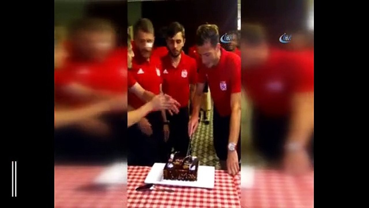 Robinho çiftetelli oynadı sosyal medya yıkıldı