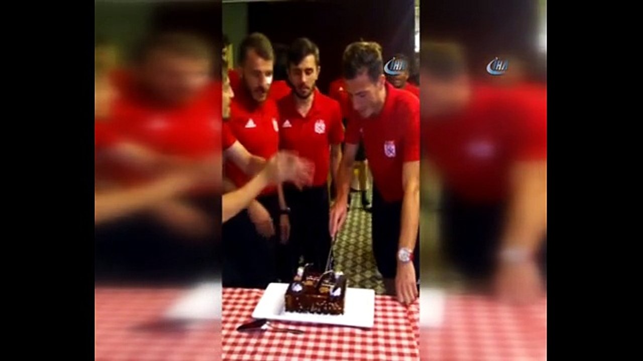 Robinho'dan çiftetelli performansı
