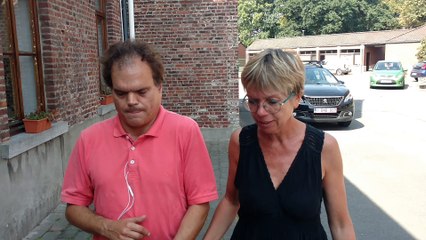 Ghlin: les aveugles testent la canne électronique