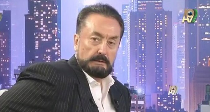 Hayatımda Adnan Oktar'ı Hiç Görmedim Diyen Ece Erken'in, Oktar'ın Kanalına Röportaj Verdiği Ortaya Çıktı