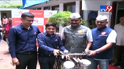 Startup India ! Gujarati teenager launched food currier service application in Mumbai