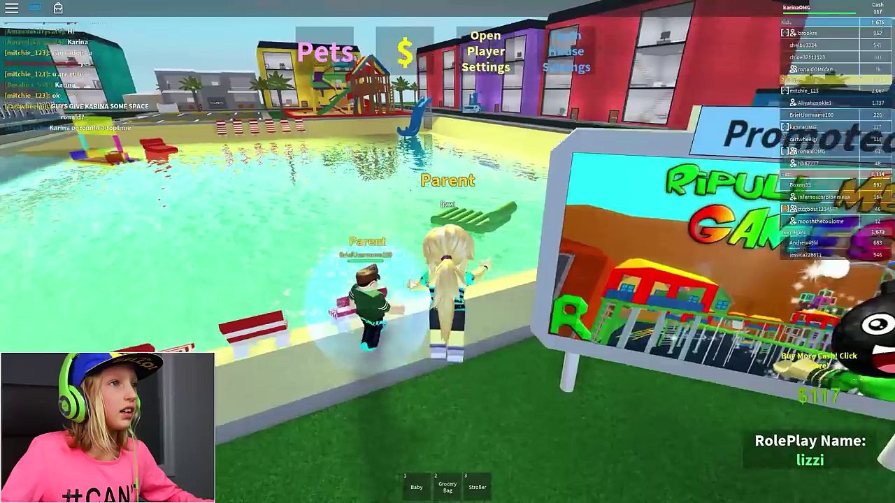 Baby Sitting in Roblox (2)