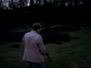 des flammes dans la nuit