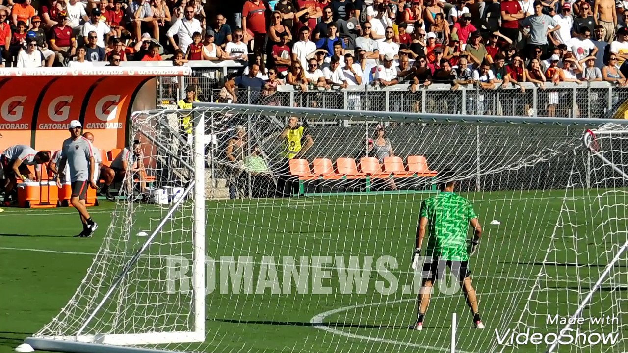 Gran gol di Dzeko nell'allenamento al Tre Fontane (19/07/2018)