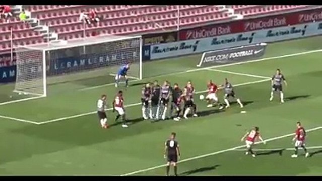 شاهد.. أغرب فرصة هدف ضائع في عالم كرة القدم#الوطن #منوعات