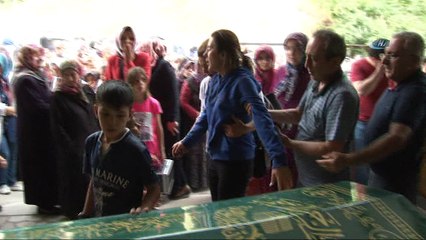 Feci kazada ölen baba ve ikiz çocukları toprağa verildi