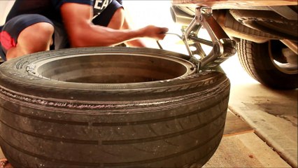 COMO ( DESMONTAR ) UN NEUMATICO DE LA LLANTA DE UN  HONDA ACCORD