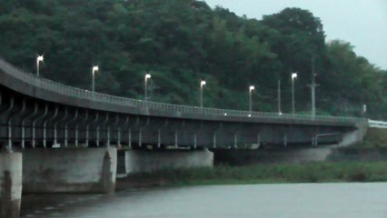 20180706_191425_山口県宇部市 氾濫危険水位に到達した厚東川の状況