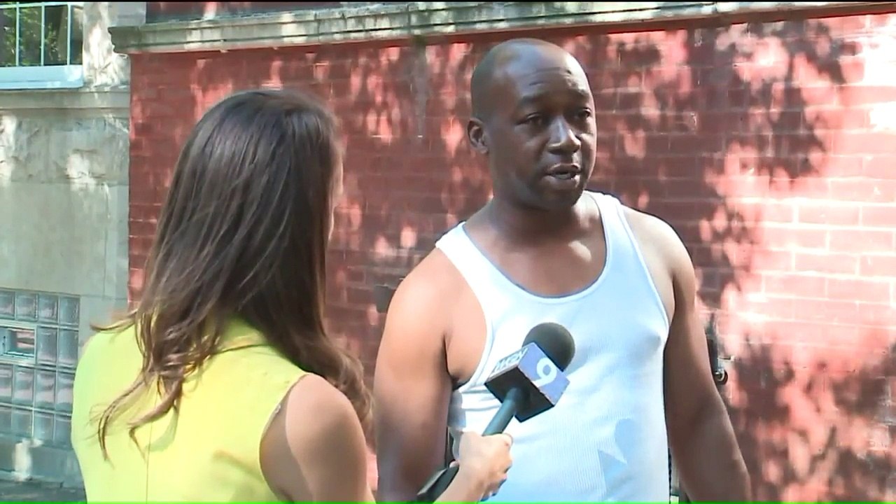 Chicago Woman Fatally Shot While Walking Into Her Apartment Building