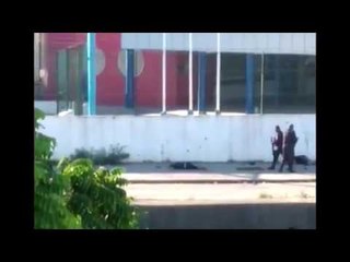 Vídeo Mostra PMs Executando Dois Jovens