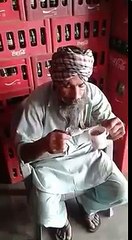 Chacha Kulfi Or Chay Ek Sath Khaty Huwa