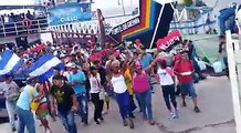 Con mucha alegria desembarcan familias de Moyogalpa al puerto de San Jorge, para unirse a la celebración del 39/19 que se realizará en el departamento de Rivas.