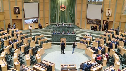 حكومة الرزاز تنال ثقة مجلس النواب بالأردن