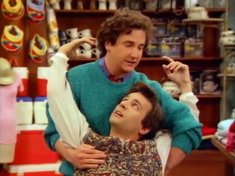 Perfect Strangers - S2 E05 Lifesavers