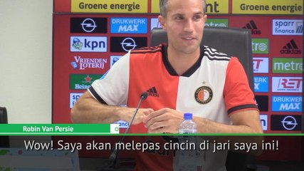 'Maukah Kau Menikah Dengan Ibuku'? - Tanya Seorang Fans Cilik Pada Van Persie