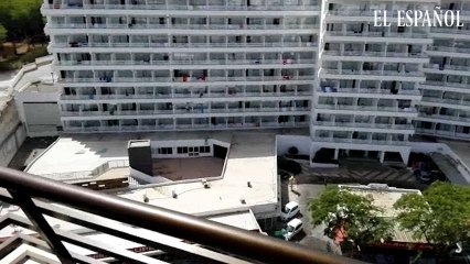 Un joven salta de balcón en balcón en Magaluf