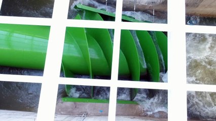 Yapay şelaleden elektrik üretiyorlar